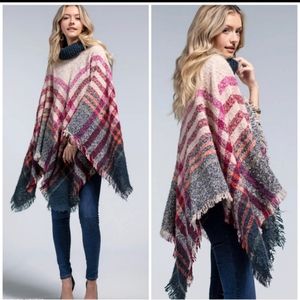 Ruggine Kansas Soft Boucle Yarn Turtleneck Poncho